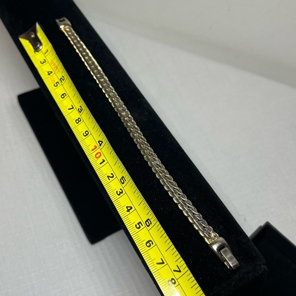 Vintage Silver-tone Braided bracelet. Heavy. Substantial. Strong clasp. - Picture 4 of 4